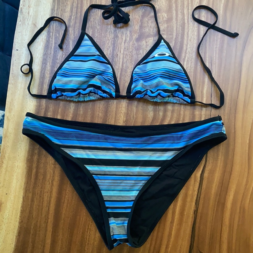 Oakley Bikini